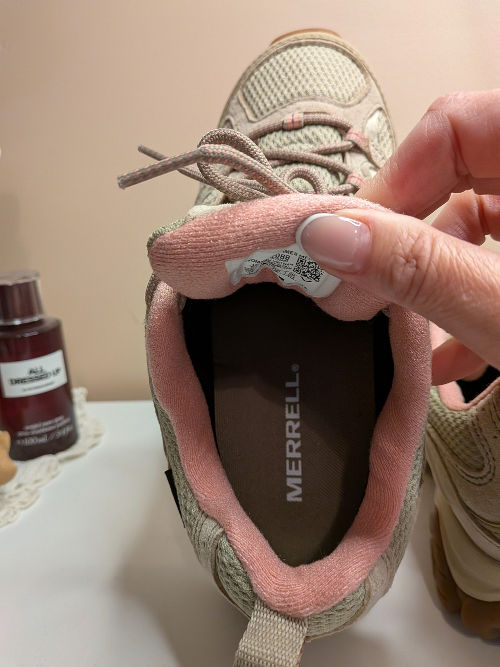Merrell Moab 3 Waterproof Hiking Shoes Vibram Women’s 6 Beige Pink - Picture 7 of 11